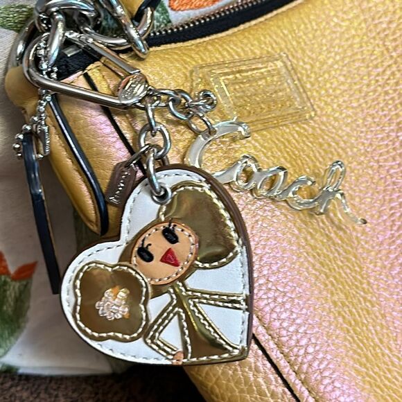 COACH POPPY BAG CHARM GOLDIE GOLDY Y2K HEART SPELLOUT HANGTAG FOB GLITTER GOLD - Picture 4 of 16